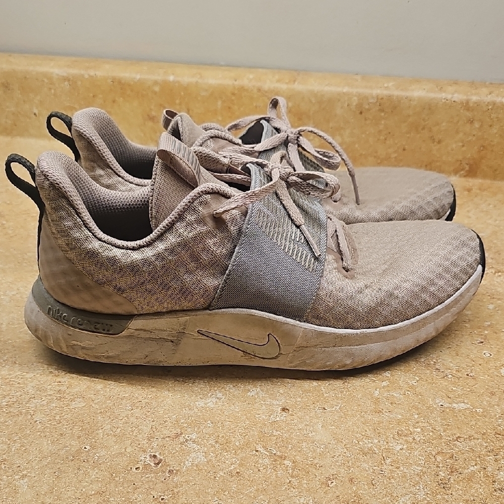 Nike (9) Gray & Pink Sneakers - Picture 5 of 5